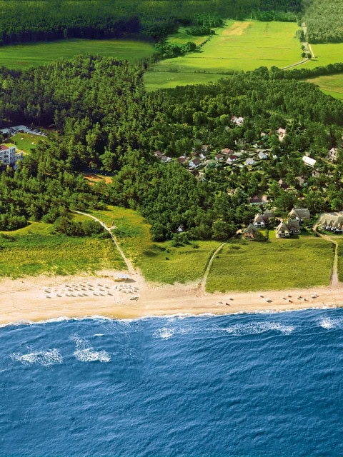 Luftbild des Strandhotel Fischlands und des Strandhotel Dünenmeers