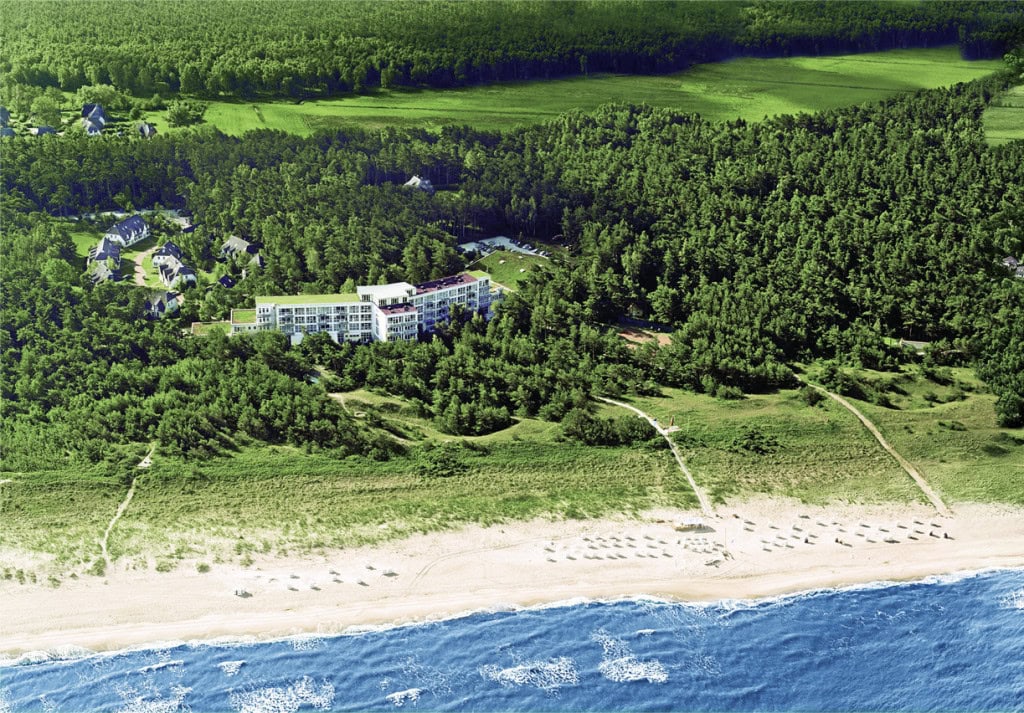 Luftbild des Strandhotel Fischlands