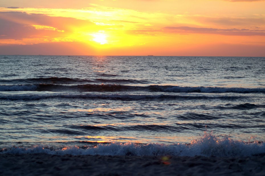 Sonnenuntergang über der Ostsee beim Strandhotel Dünenmeer