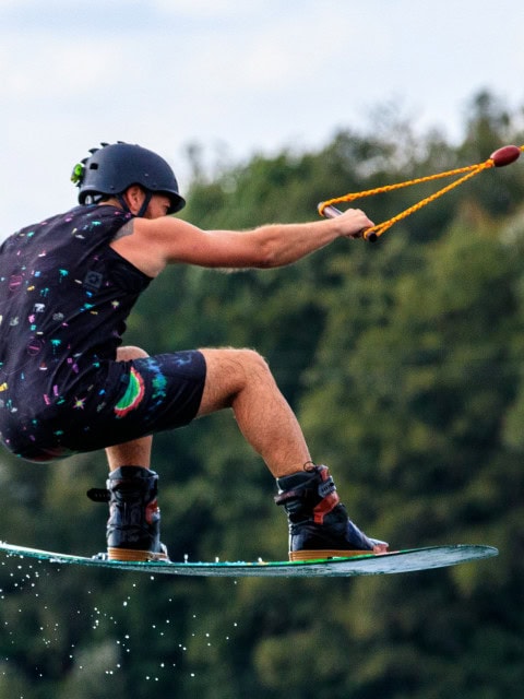 Wakeboarden in der Nähe des Strandhotel Fischlands