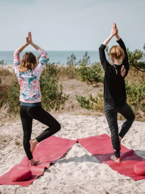 Private Yoga in den Dünen des Strandhotel Fischlands