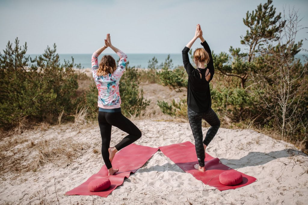 Yoga in den Dünen des Strandhotel Fischlands