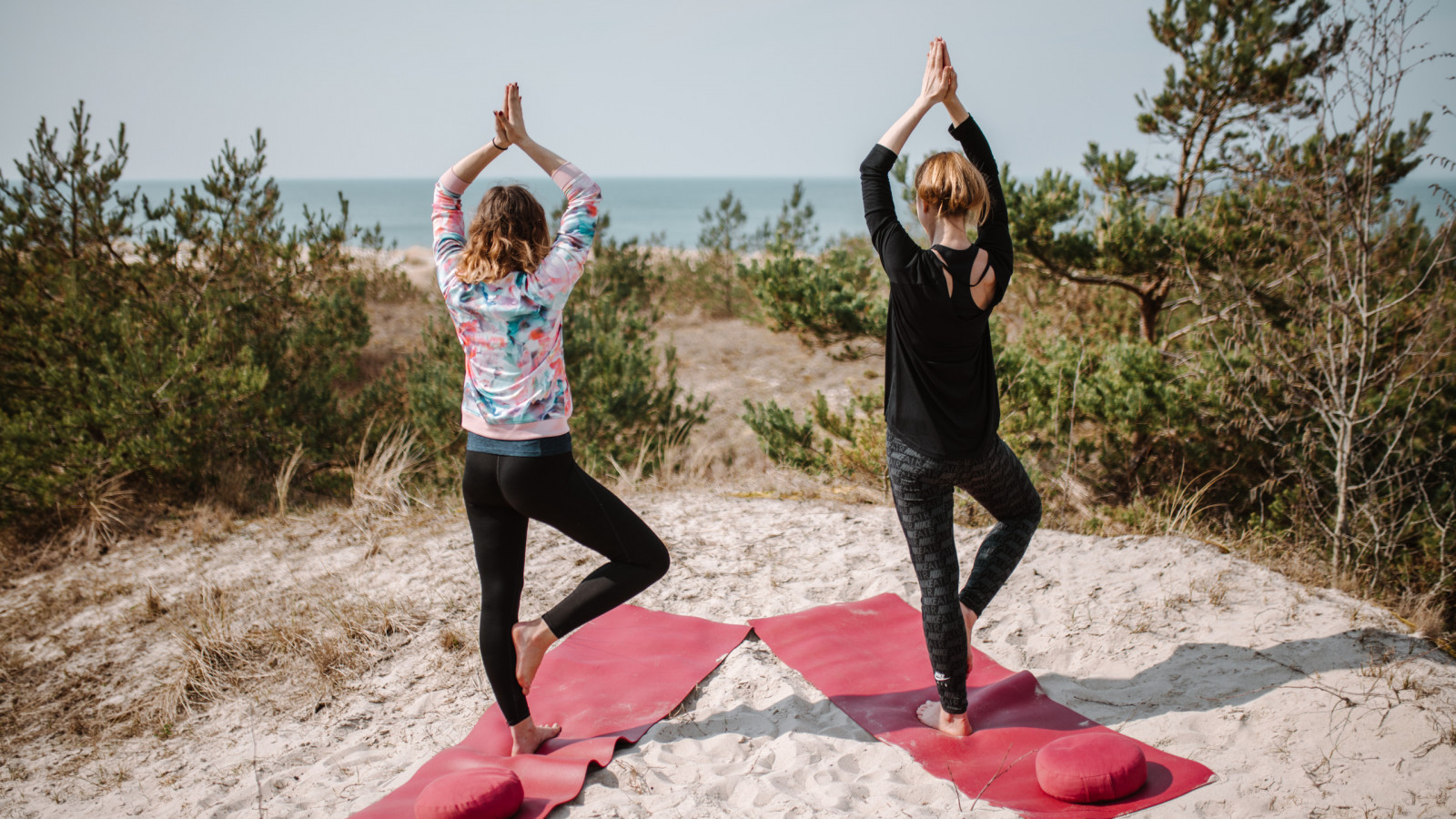 Yoga in den Dünen des Strandhotel Fischlands