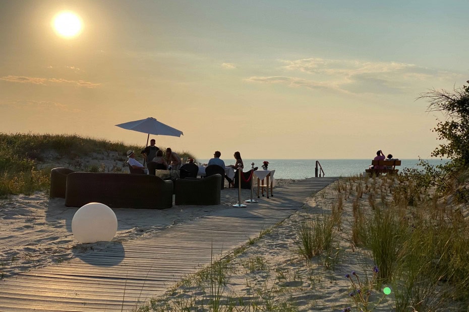 Terrasse und Strandzugang des Strandhotel Dünenmeers