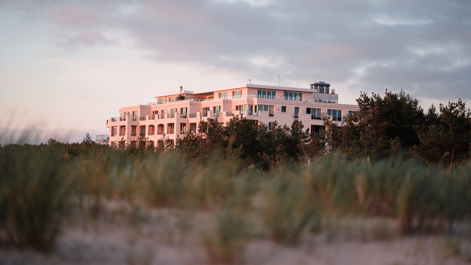 Außenansicht des Strandhotel Dünenmeers