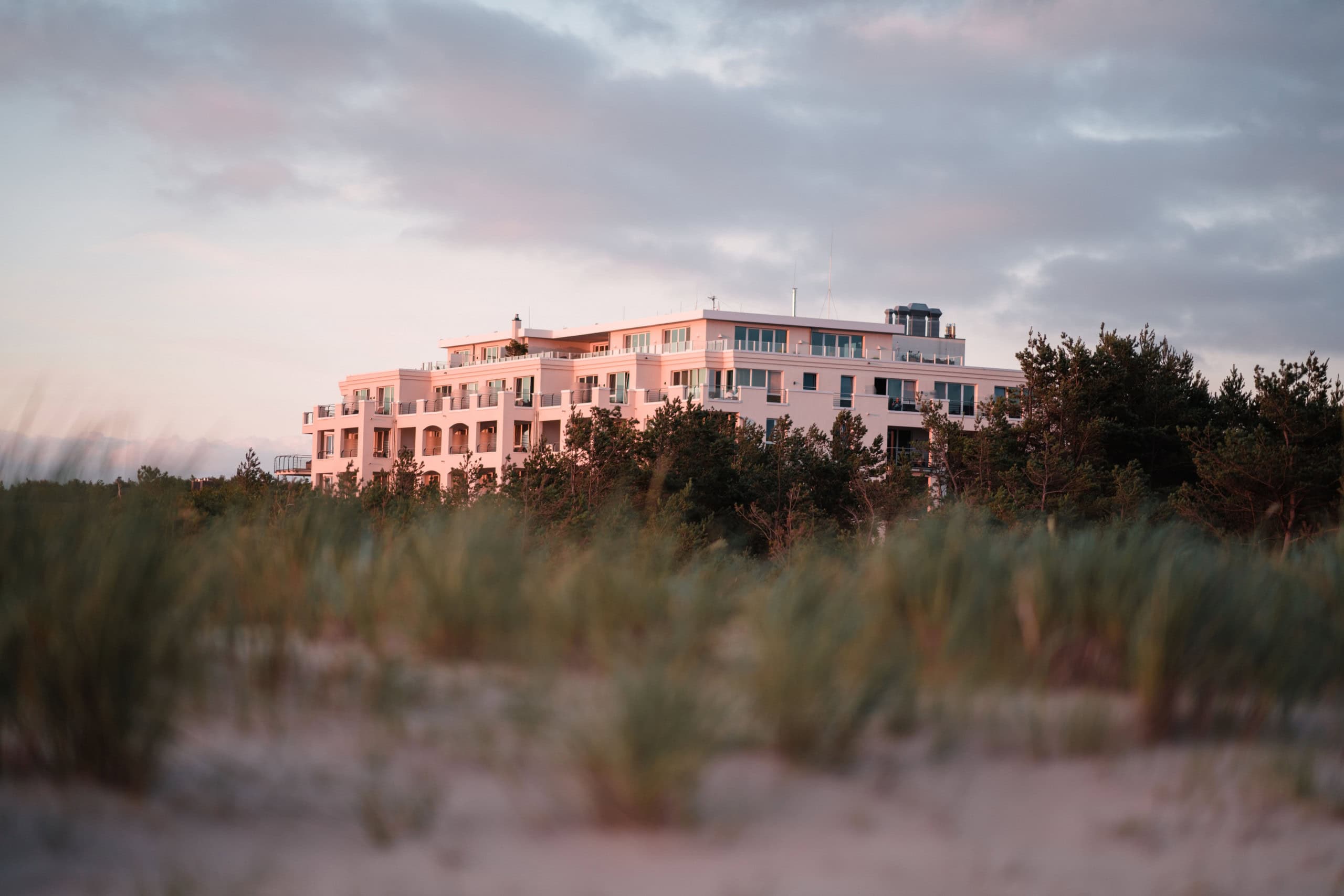 Außenansicht des Strandhotel Dünenmeers