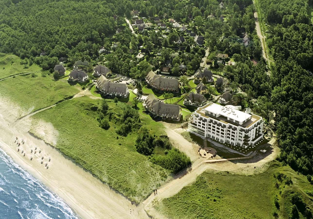 Außenansicht des Strandhotel Dünenmeers von oben