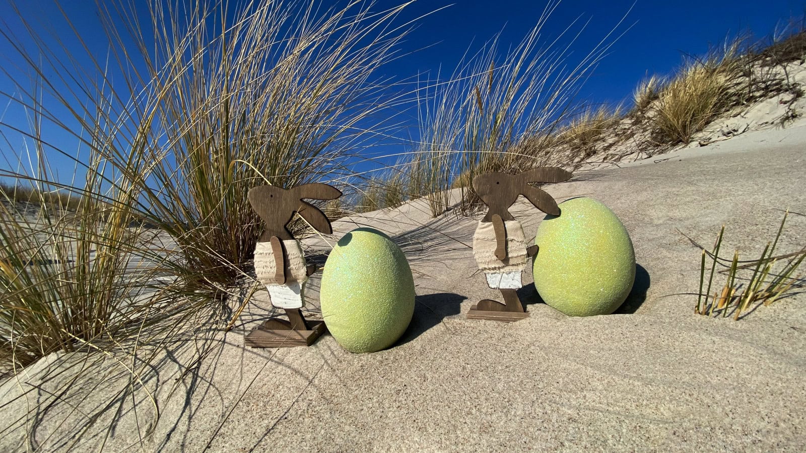 Osterhasen im Ostseestrand