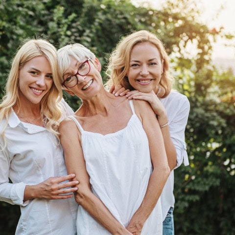 Frauen von drei Generationen