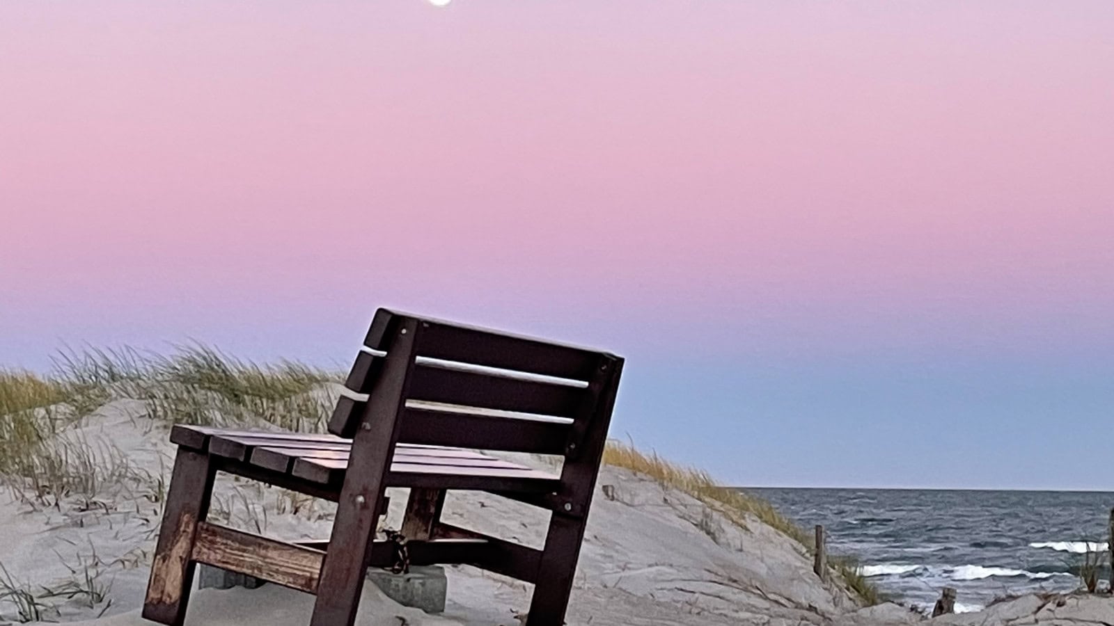 Sonnenuntergang beim Strandhotel Dünenmeer