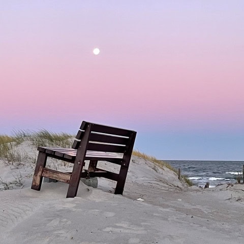 Sonnenuntergang beim Strandhotel Dünenmeer