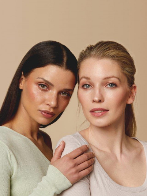 Portrait mit zwei Frau mit Babor Make-up