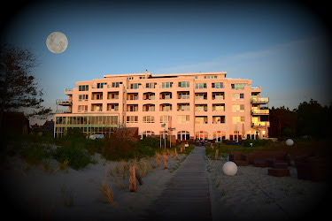 Strandhotel Dünenmeer bei Sonnenuntergang