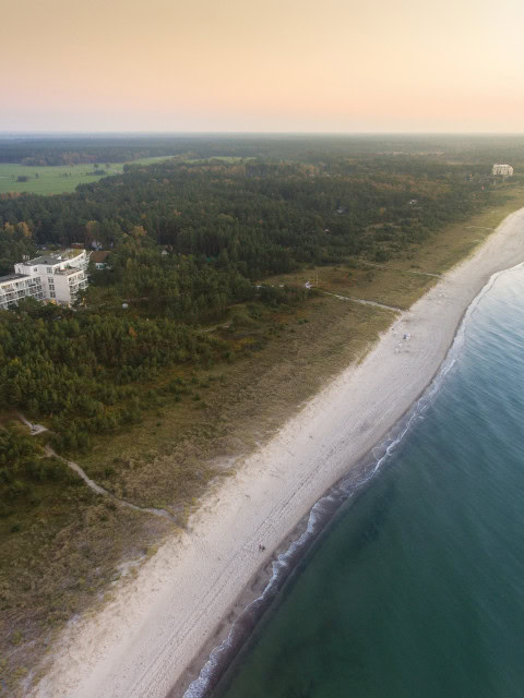 Luftbild des Strandhotel Fischlands und Strandhotel Dünenmeers