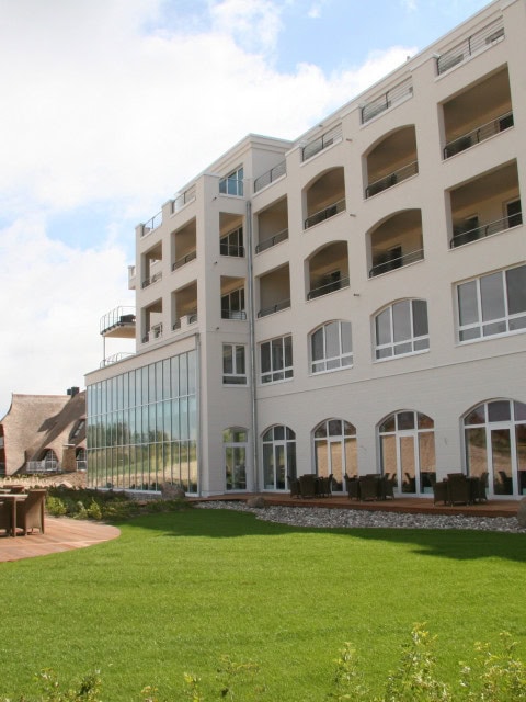 Seeseite des Strandhotel Dünenmeers