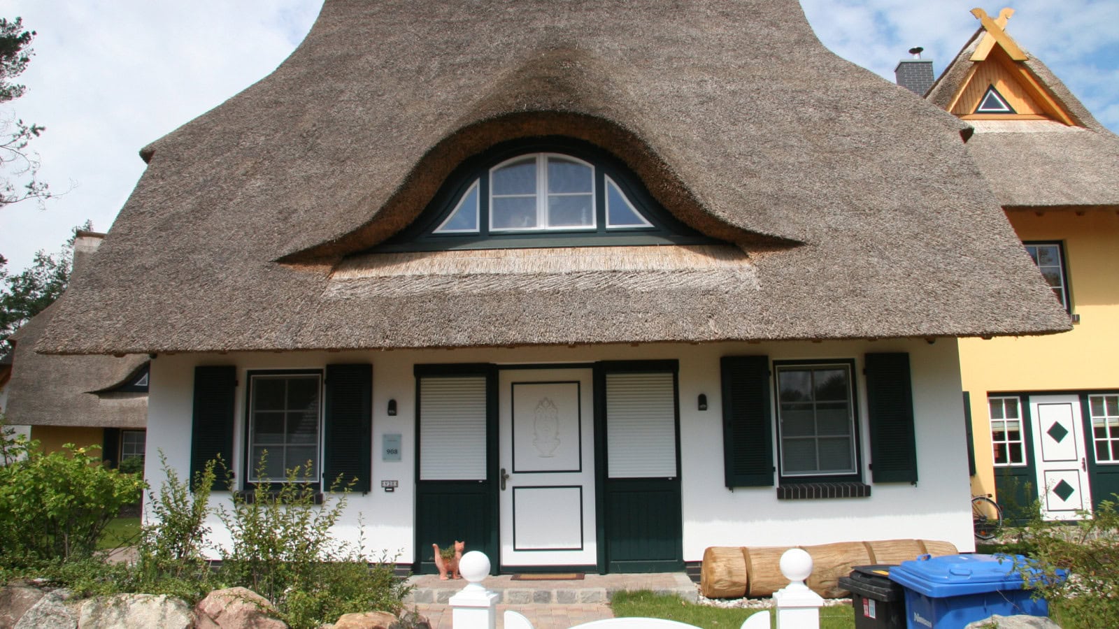 Außenansicht eines Ferienhauses des Strandhotel Dünenmeers