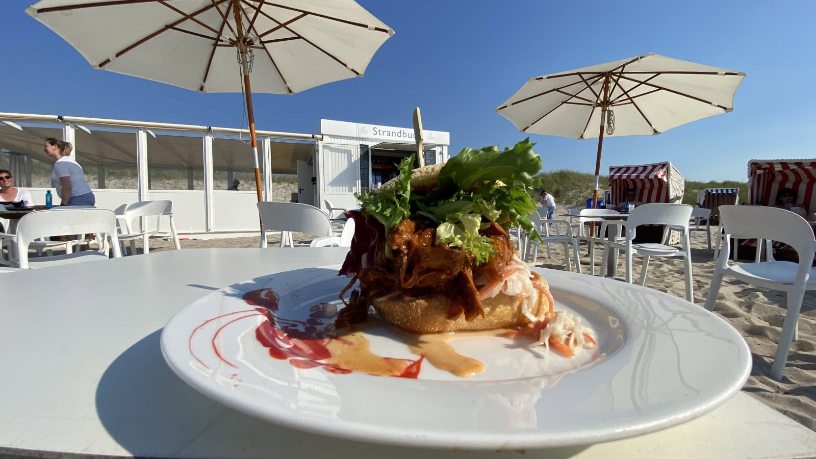 Burger an der Strandbude des Strandhotel Fischlands