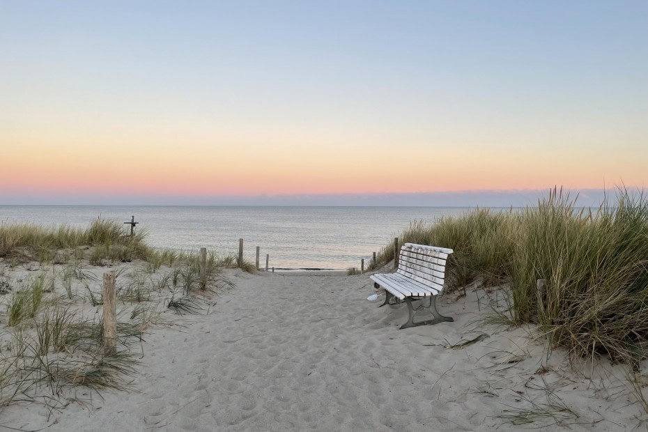 Sonnenuntergang beim Strandhotel Dünenmeer