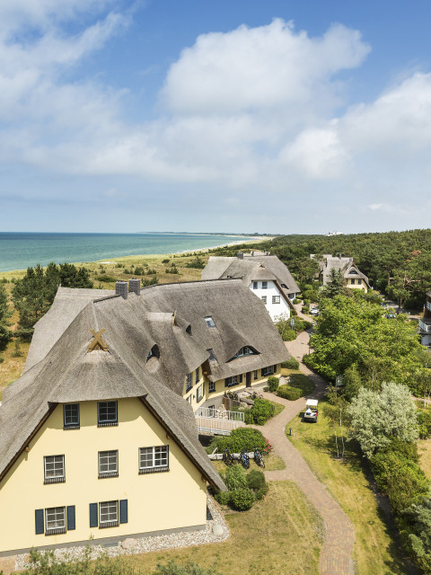Ferienwohnungen des Strandhotel Dünenmeers aus der Vogelperspektive