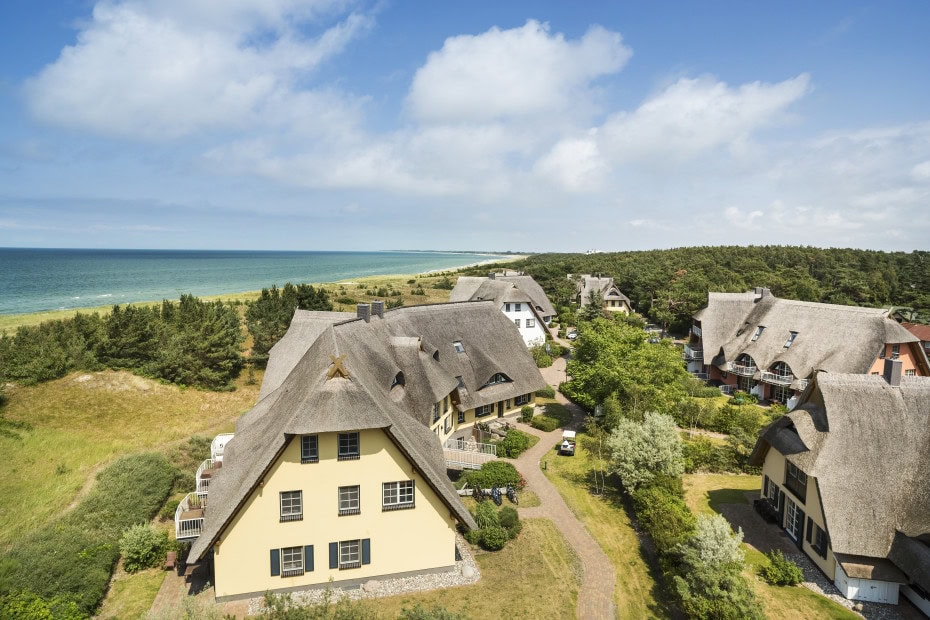 Ferienwohnungen des Strandhotel Dünenmeers aus der Vogelperspektive