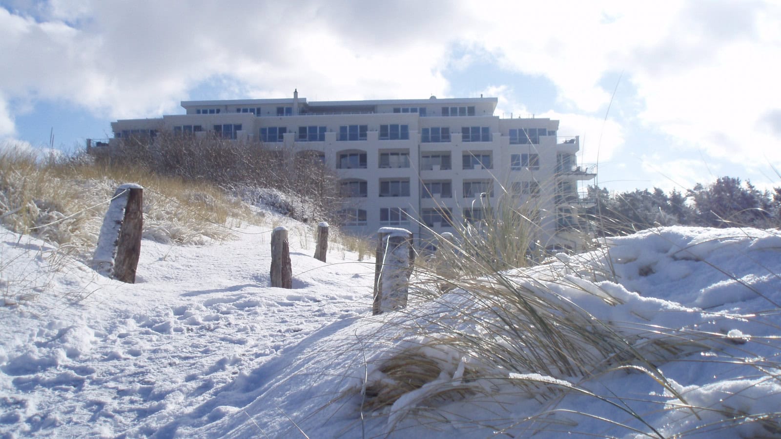 Außenansicht des Strandhotel Dünenmeers